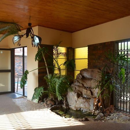 African Phoenix Guest Lodge Johannesburg Esterno foto