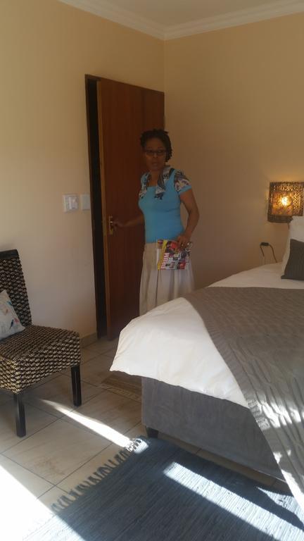 African Phoenix Guest Lodge Johannesburg Esterno foto
