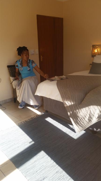 African Phoenix Guest Lodge Johannesburg Esterno foto