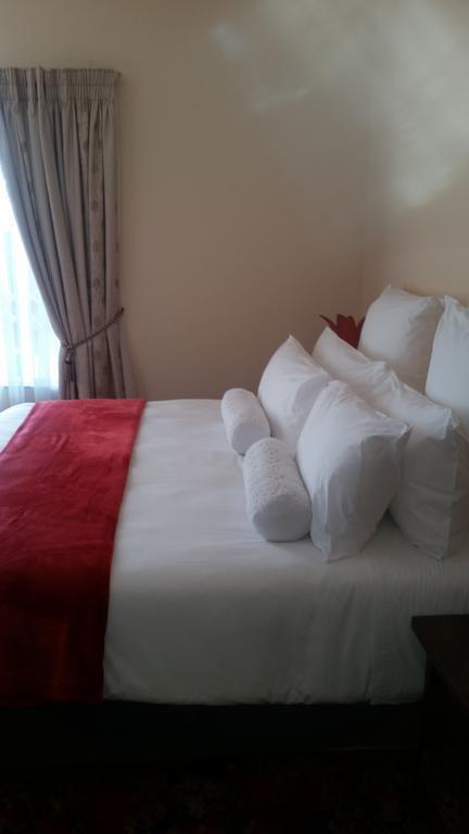 African Phoenix Guest Lodge Johannesburg Esterno foto