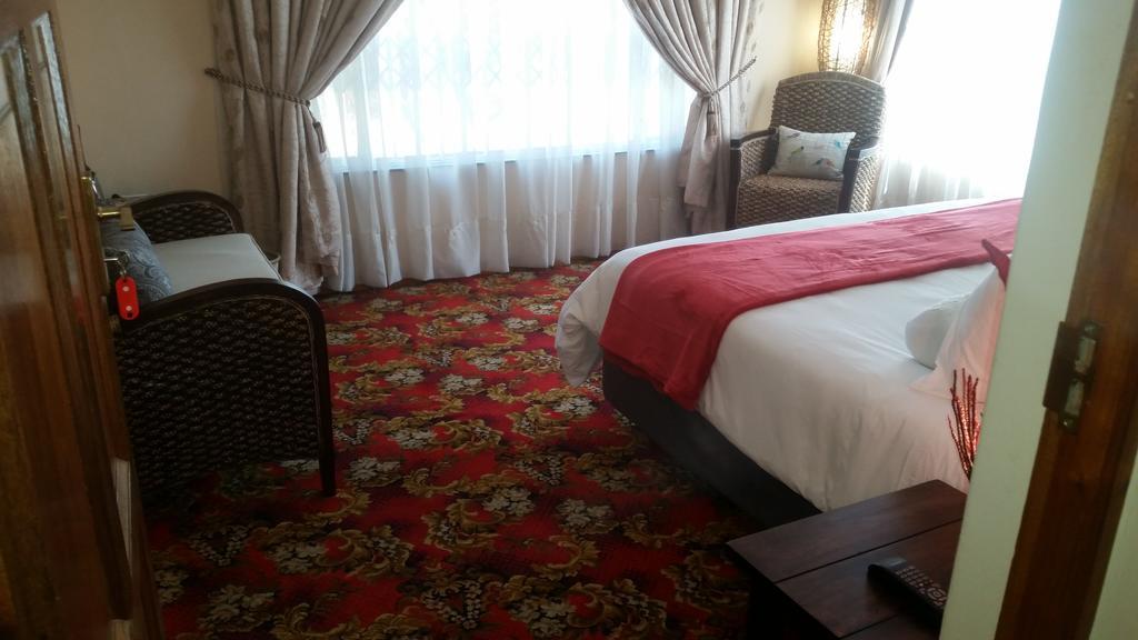 African Phoenix Guest Lodge Johannesburg Esterno foto
